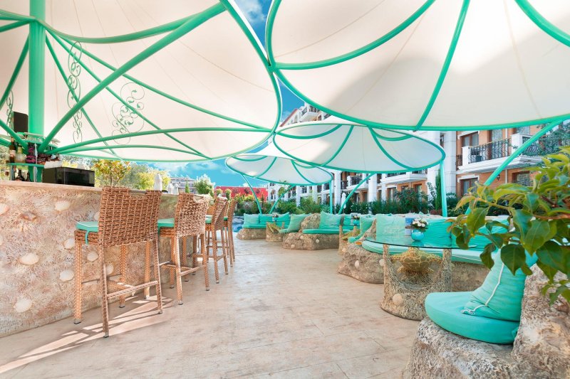 Harmony Suites Grand Resort 11 & 12 Napospart