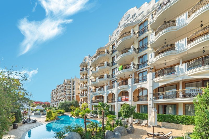 Harmony Suites Grand Resort 11 & 12 Napospart