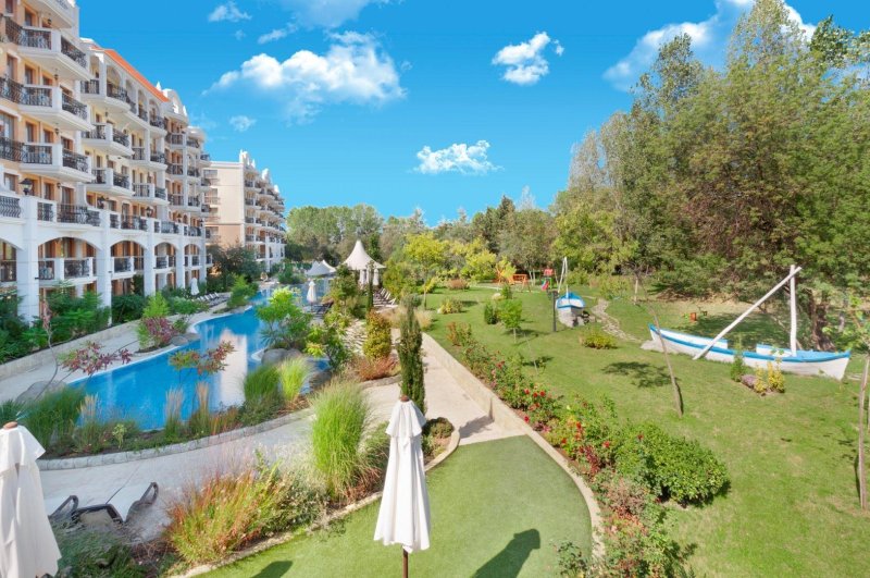 Harmony Suites Grand Resort 11 & 12 Napospart