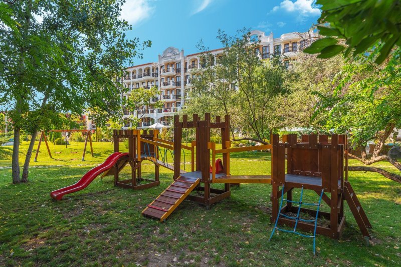 Harmony Suites Grand Resort 11 & 12 Napospart