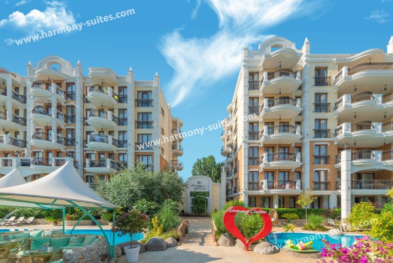 Harmony Suites Grand Resort 11 & 12 Napospart