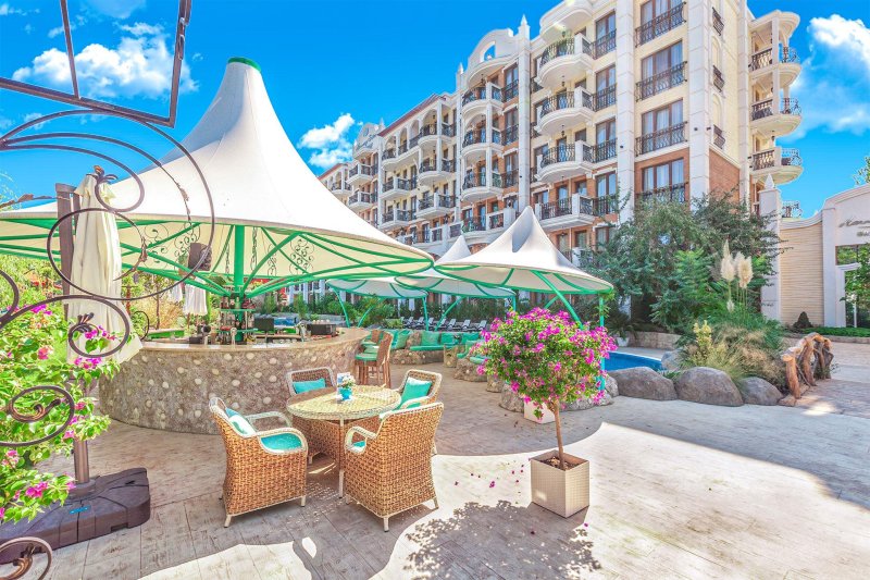 Harmony Suites Grand Resort 11 & 12 Napospart
