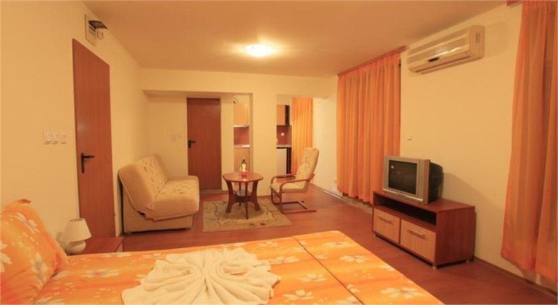 Napospart utazás Holiday Complex Rainbow 1