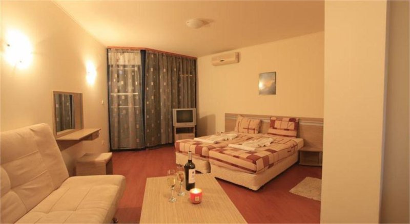 Napospart utazás Holiday Complex Rainbow 1