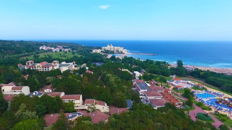 Holiday Village Napospart