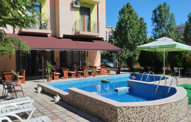 Napospart utazás Hotel 415