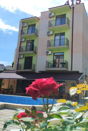 Napospart utazás Hotel 415