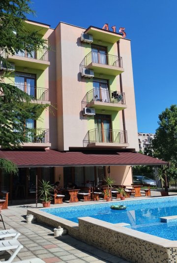 Napospart utazás Hotel 415