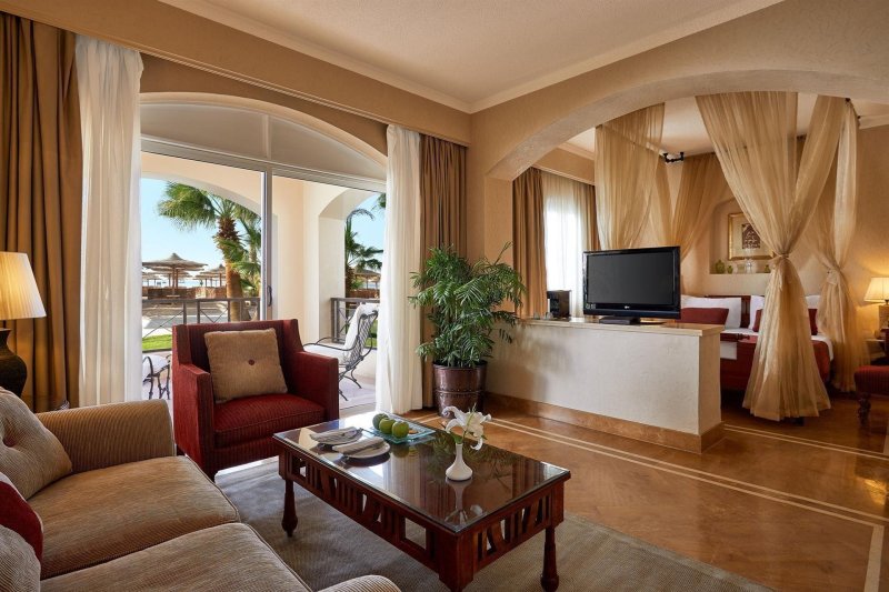 Junior Suite Queen Side Sea View