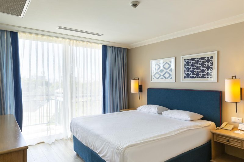 Family Room 2 Bedrooms+1 Living Room+2 Bathrooms