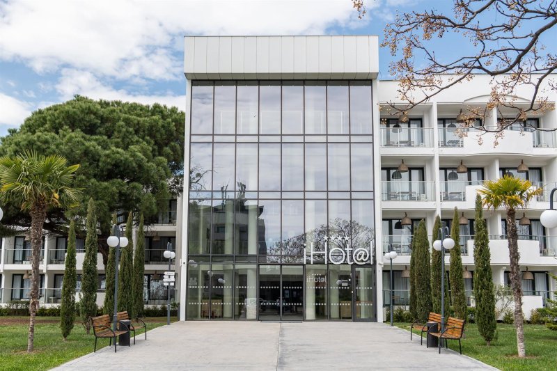 iHotel Napospart