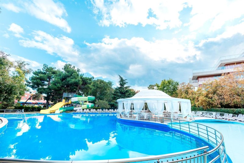 iHotel Napospart
