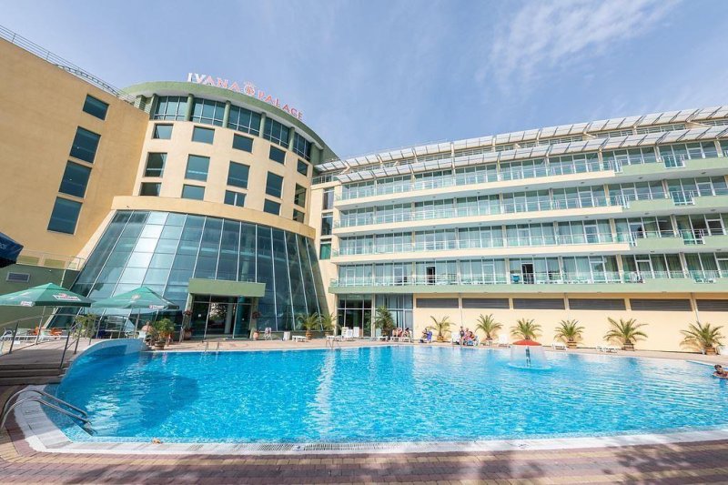 Napospart utazás Ivana Palace