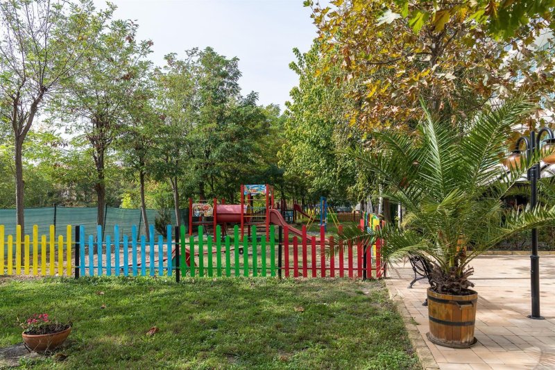 Napospart utazás Ivana Palace