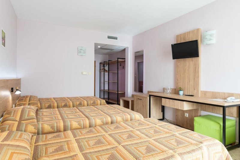 Napospart utazás Ivana Palace