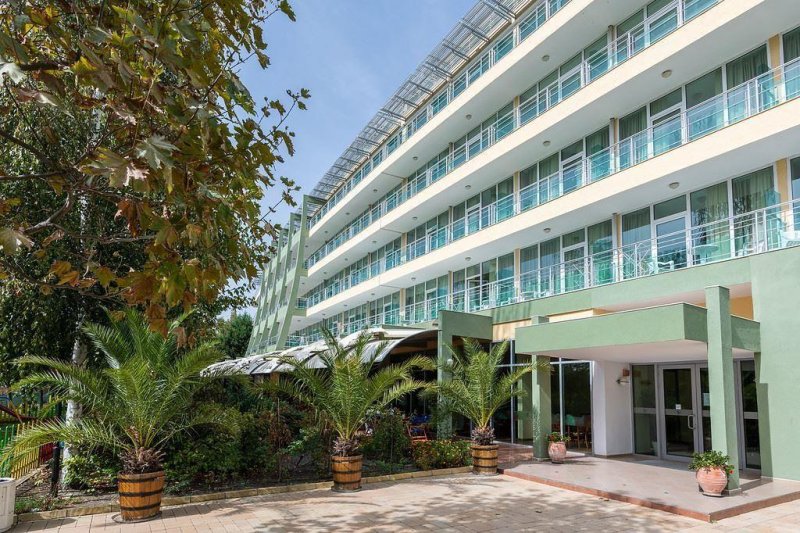 Napospart utazás Ivana Palace