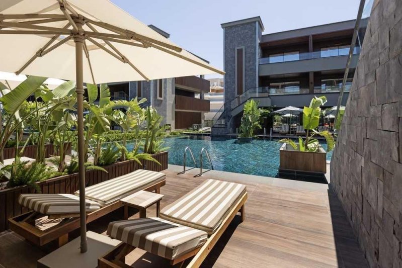 Junior Suite Swim Up