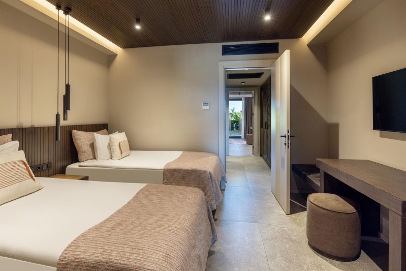 M.Building Fam 2 Bed + 1Bathroom Garden View