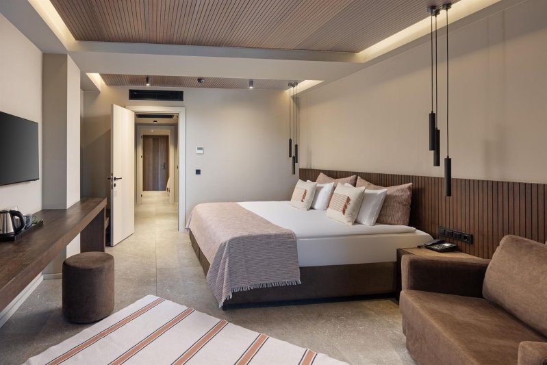 M.Building Fam 2 Bed + 1Bathroom Garden View