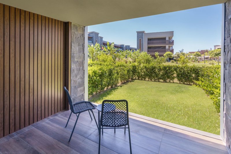 M.Building Fam 2 Bed + 1Bathroom Garden View