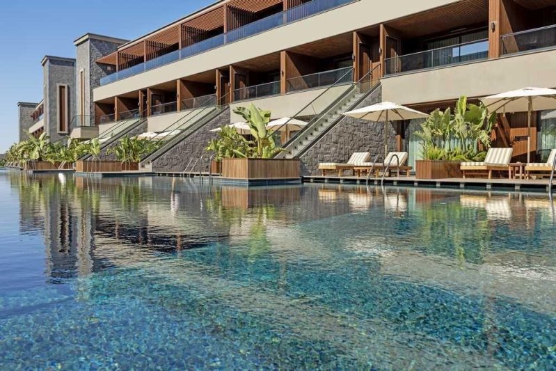 Junior Suite Swim Up