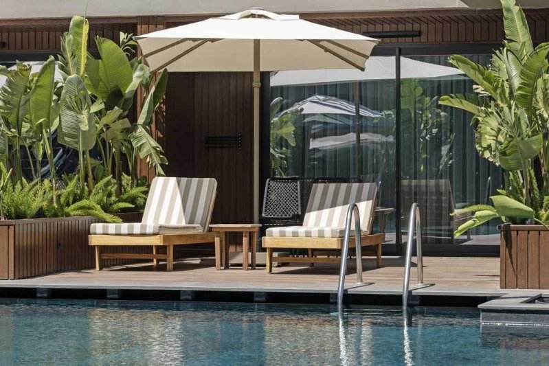 Junior Suite Swim Up