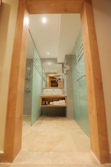 Deluxe Family Garden View Room