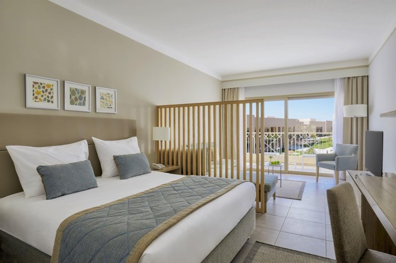Deluxe Family Garden View Room