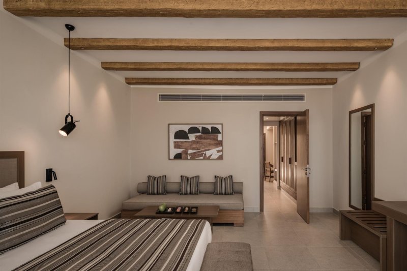 Family Deluxe Swim Up Room