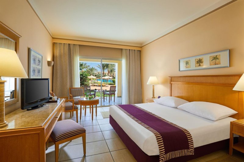 Superior Pool View Room