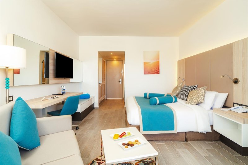 Deluxe Side Sea View Room