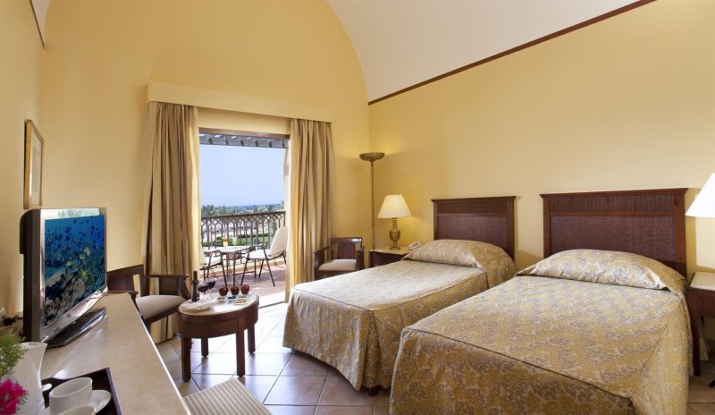 Superior Pool View Room