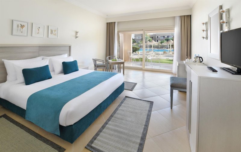 Superior Pool View Room