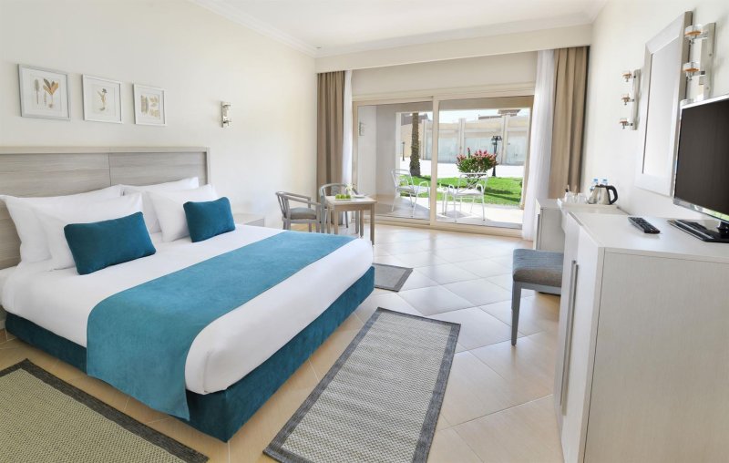 Deluxe Family Connected Pool View Room