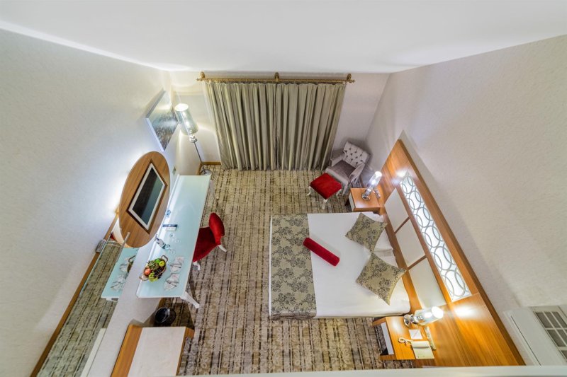 Main Building Family Room 2 Bedrooms + 1 Bathroom