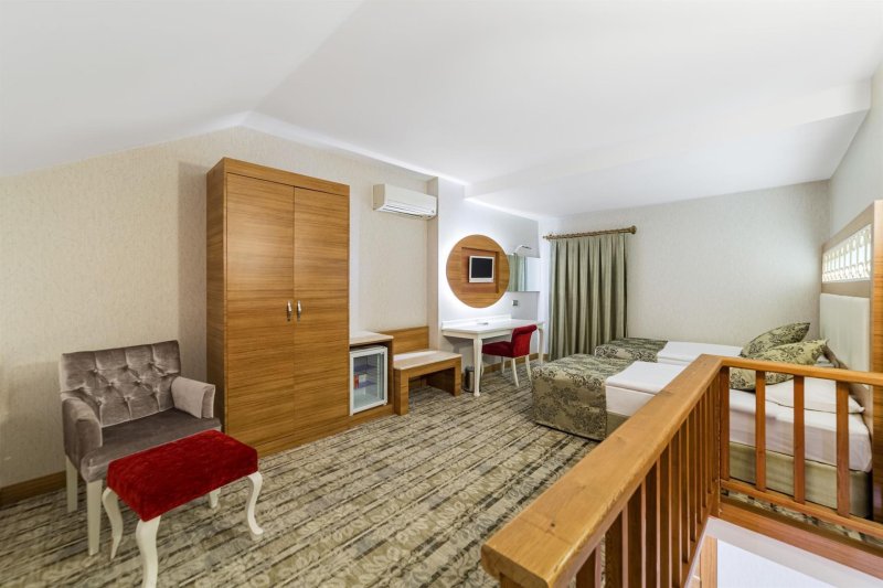 Main Building Family Room 2 Bedrooms + 1 Bathroom