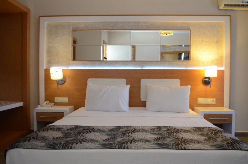 Standard Room Side Sea View