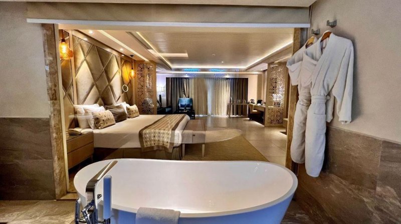 Swim Up Suite Pool View