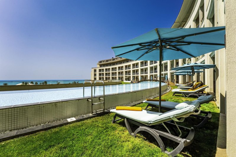 Swim Up Suite