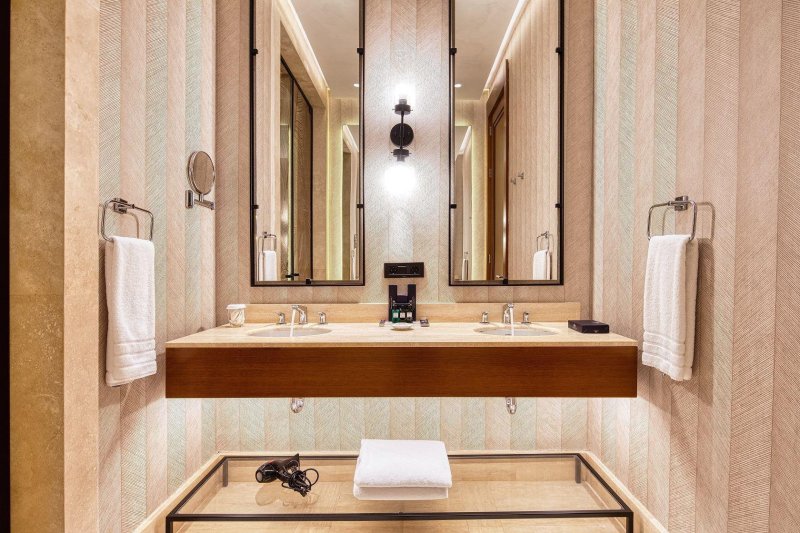 Luxury Lagoon Suite