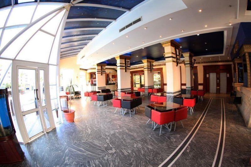 Hurghada utazás Kingtut Aqua Park Beach Resort