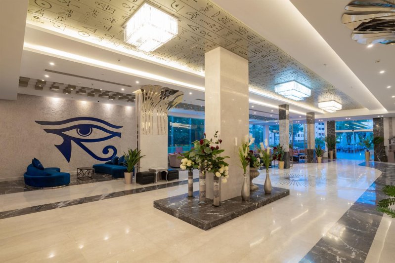 Hurghada utazás Kingtut Aqua Park Beach Resort