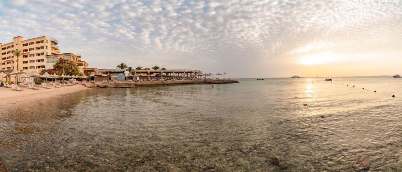 Hurghada utazás Kingtut Aqua Park Beach Resort