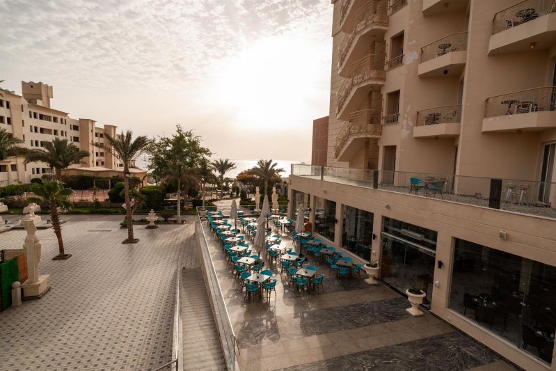 Hurghada utazás Kingtut Aqua Park Beach Resort