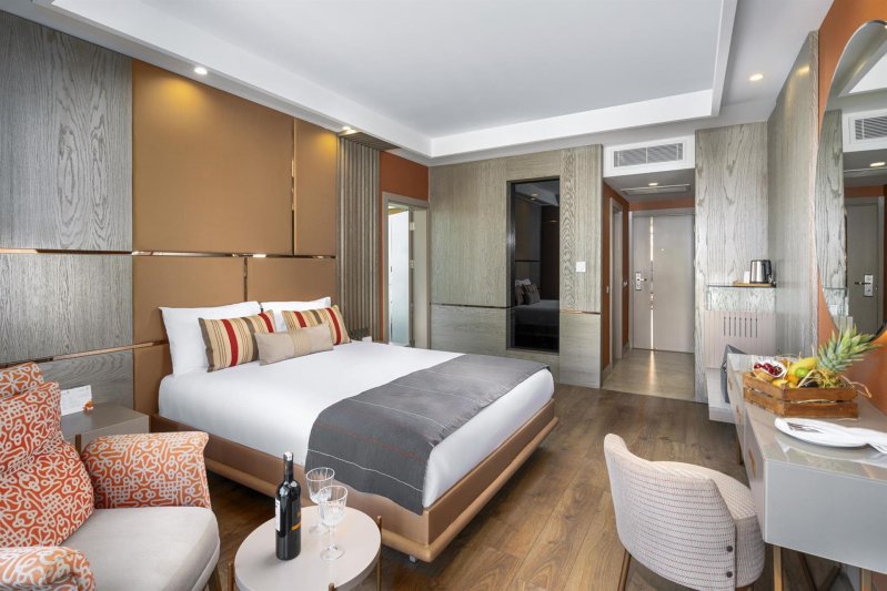 Family Room Land View