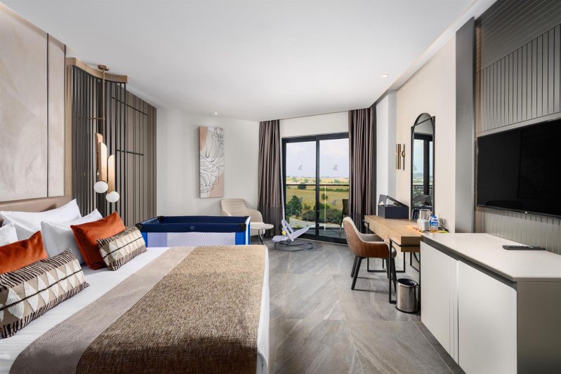 Superior Room Land View