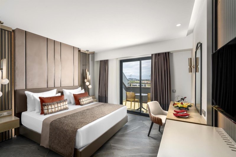 Family Room Land View