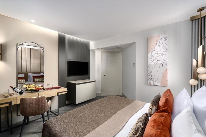 Family Room Land View