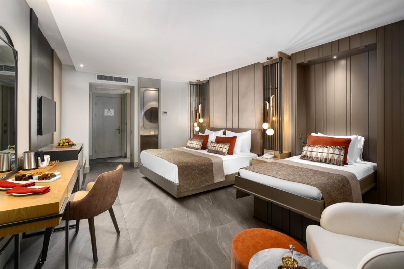 Superior Room Land View