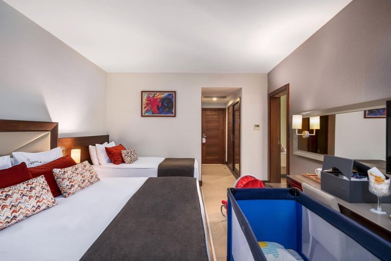 Family Room Land View